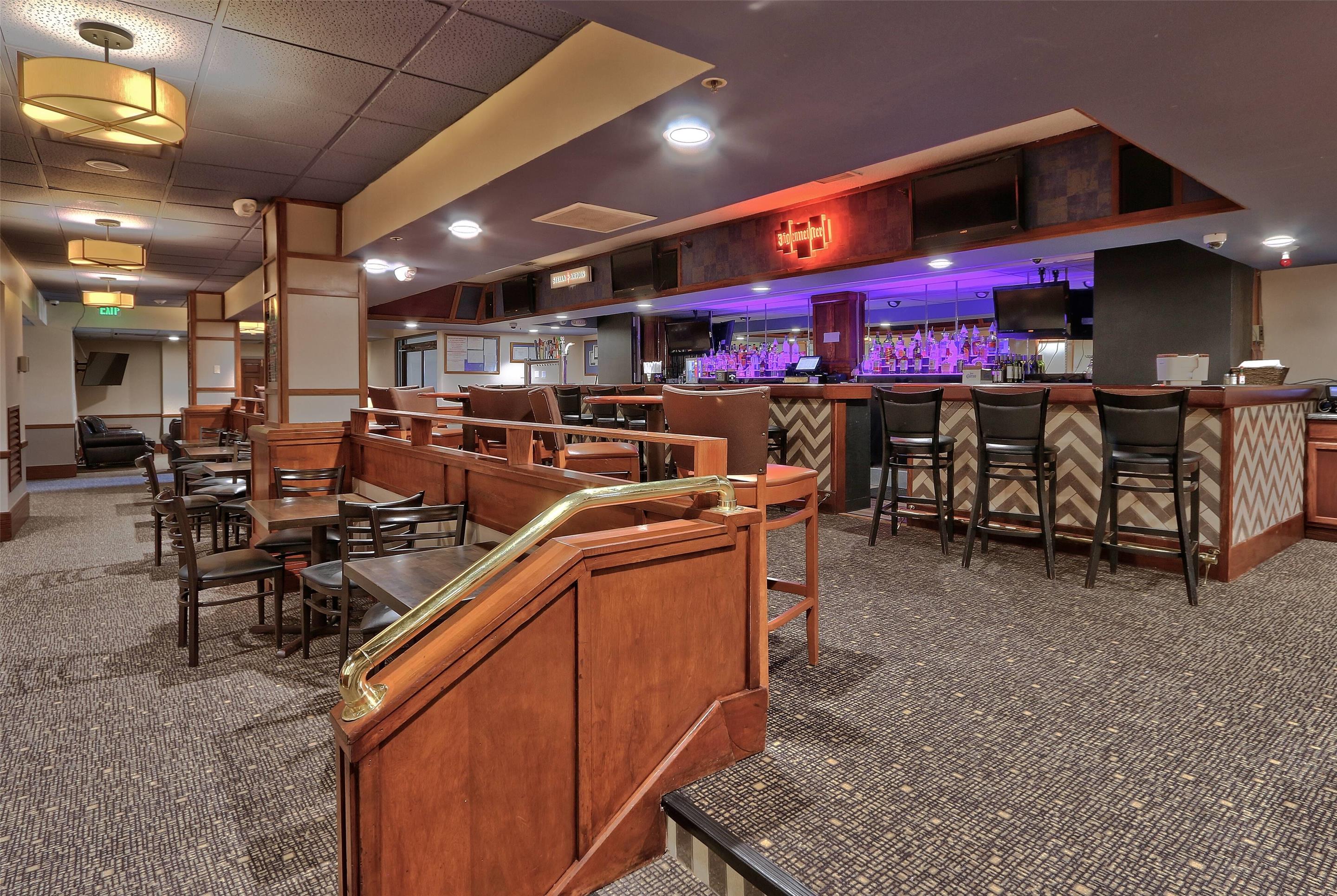 BarLounge | Ramada Plaza by Wyndham Albuquerque Midtown