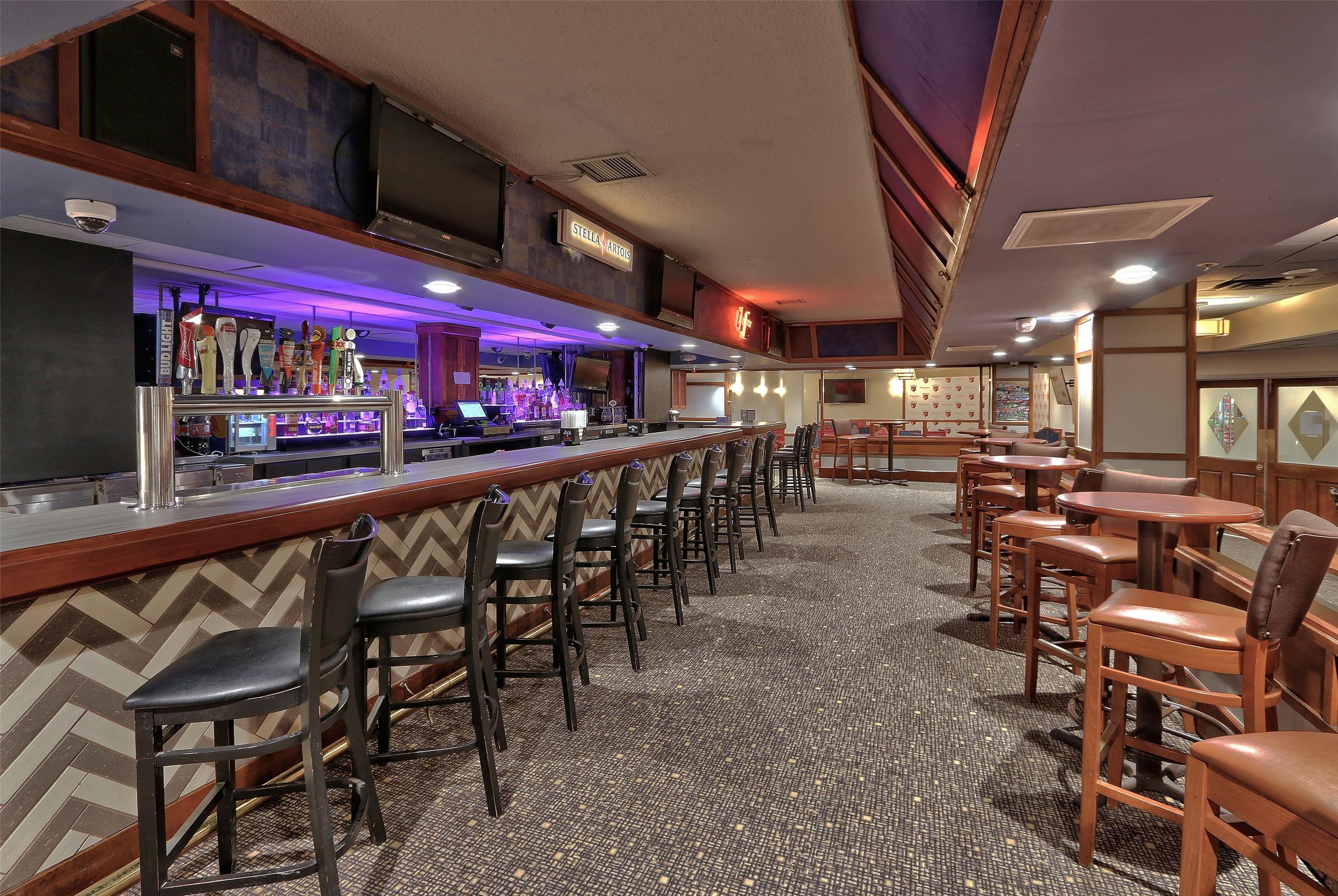 BarLounge | Ramada Plaza by Wyndham Albuquerque Midtown