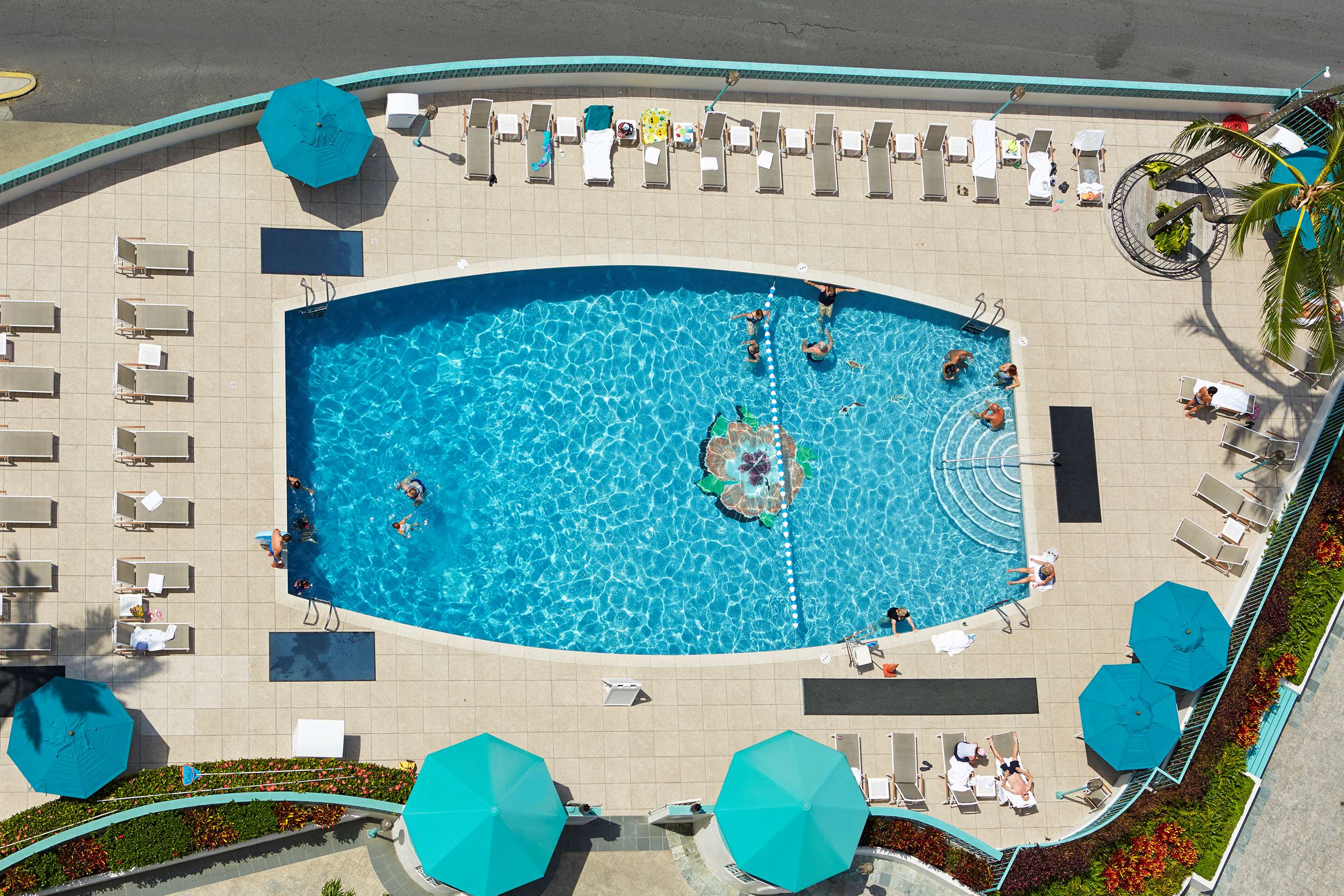 Ilikai Hotel and Luxury Suites - Lobby Pool | Ilikai Hotel & Luxury Suites