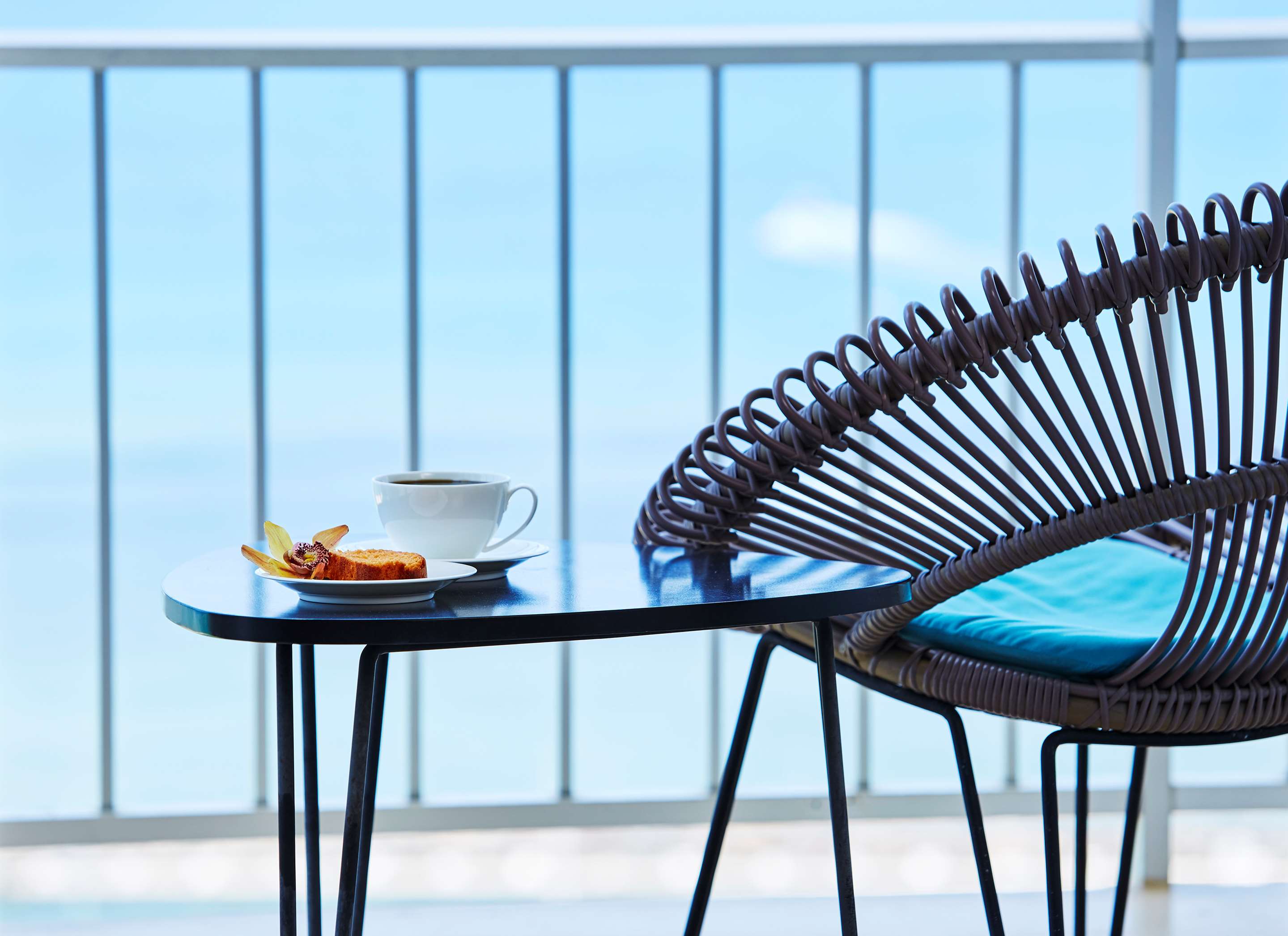 Ilikai Hotel and Luxury Suites - Balcony Detail