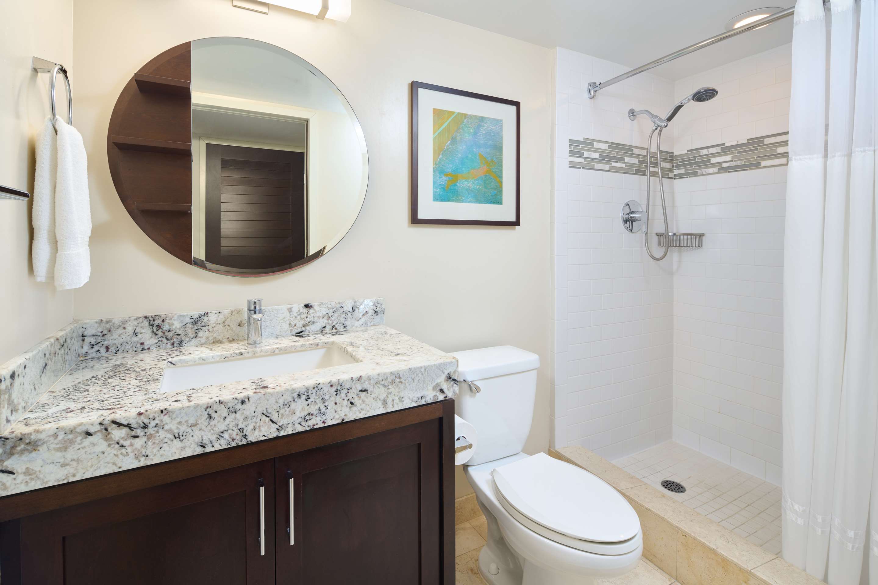 Ilikai Hotel and Luxury Suites - Bathroom
