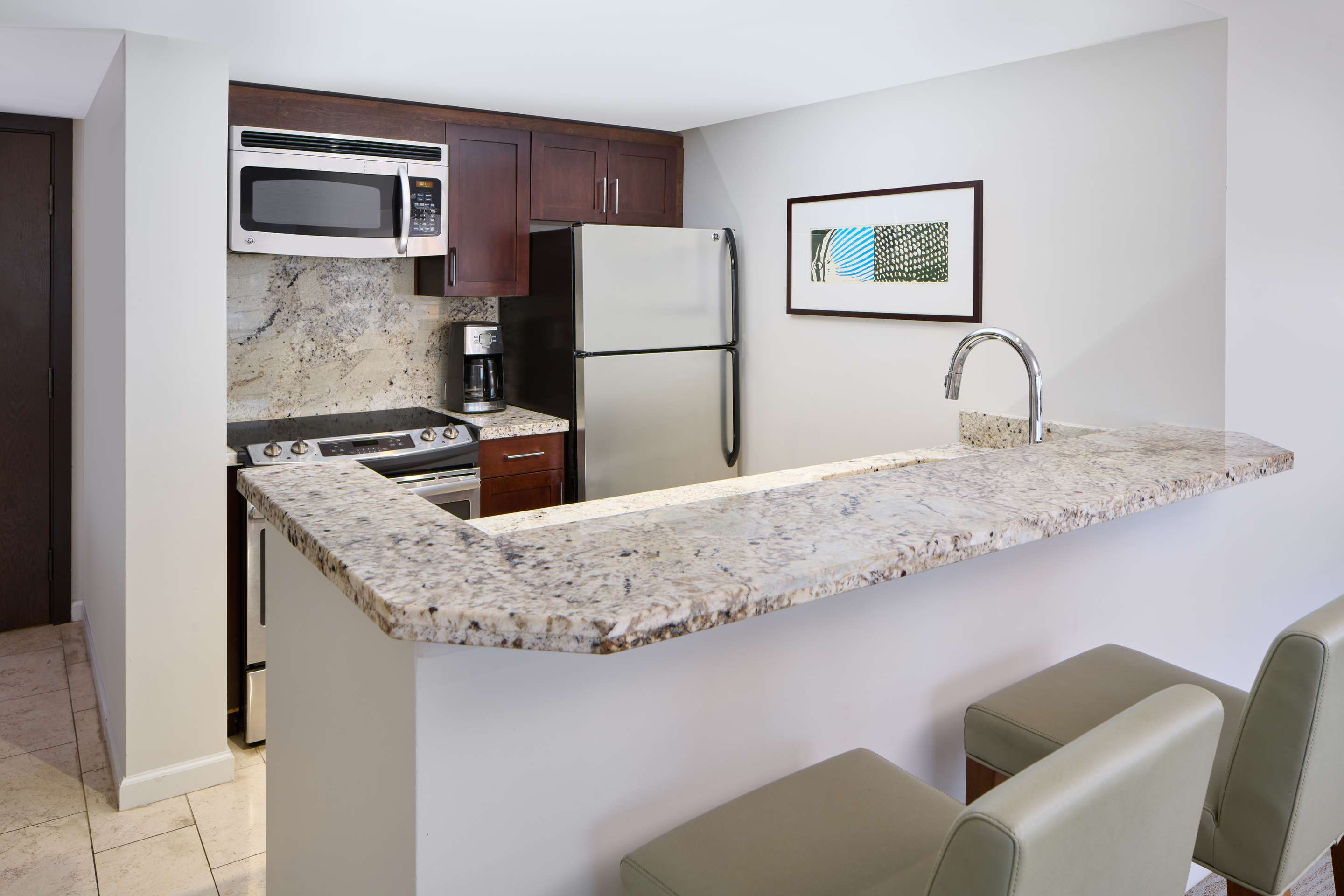 Ilikai Hotel and Luxury Suites - 2 Bedroom Ocean View - Kitchen