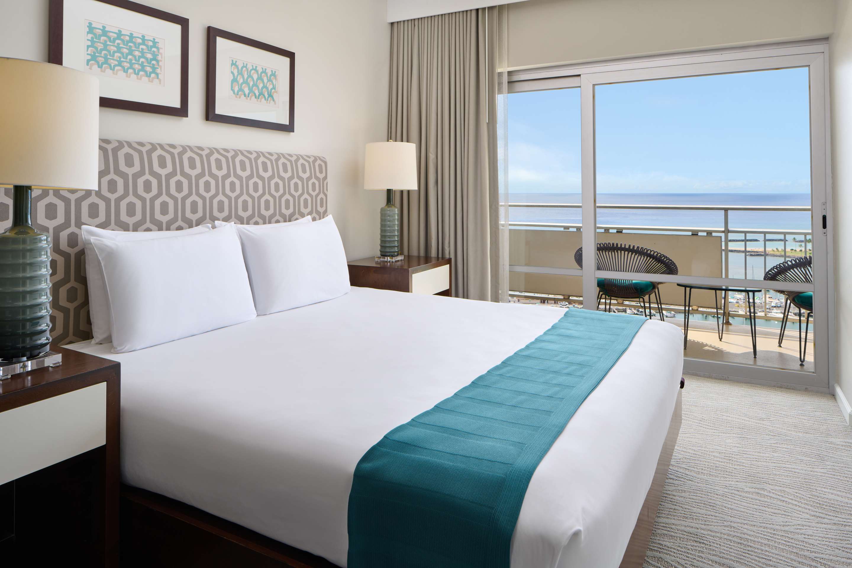 Ilikai Hotel and Luxury Suites - 2 Bedroom Ocean view - Bedroom