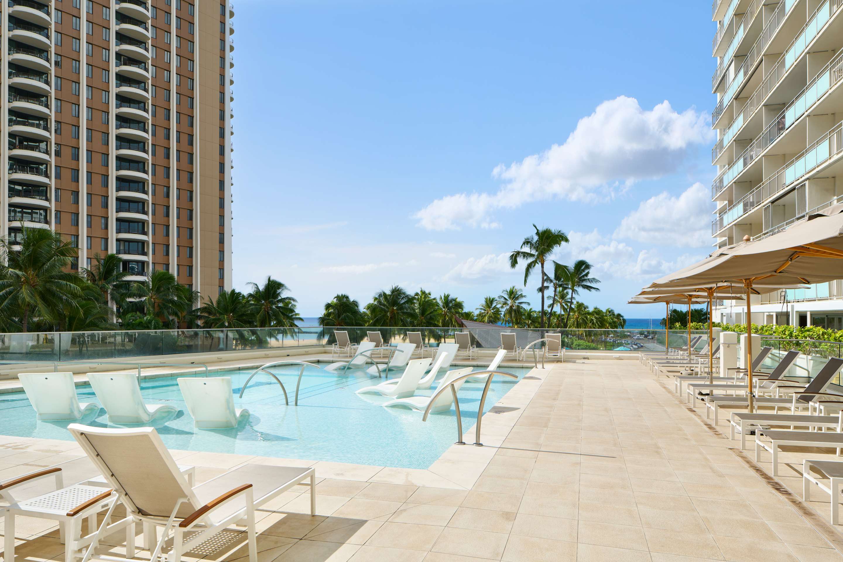 Ilikai Hotel and Luxury Suites - 2nd Floor Wading Pool | Ilikai Hotel & Luxury Suites