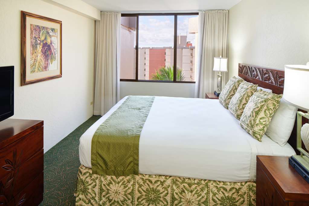 Aston Kaanapali Shores-guestroom-Guest Room,On-Site.jpg