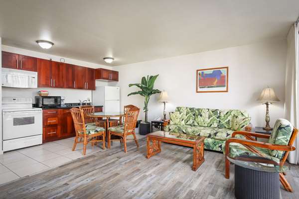  - Aston at Waikiki Banyan Hotel Honolulu