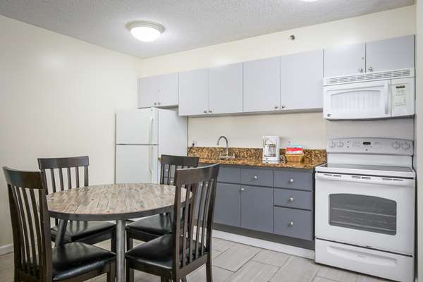  - Aston at Waikiki Banyan Hotel Honolulu