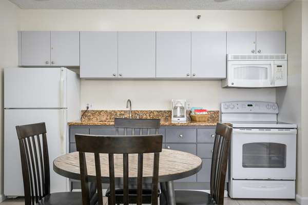  - Aston at Waikiki Banyan Hotel Honolulu