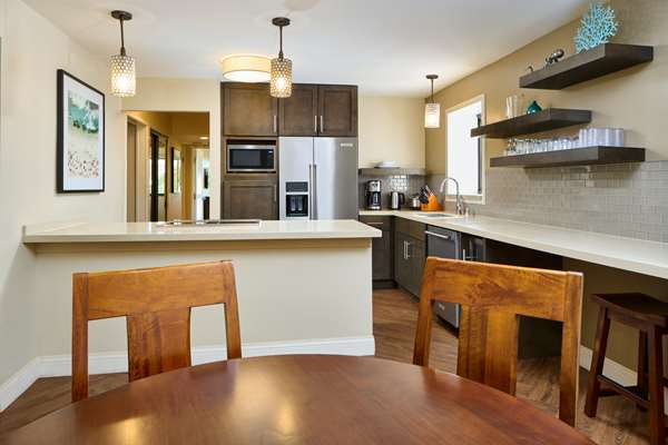 Suite - Aston Waikiki Beach Tower Hotel Honolulu