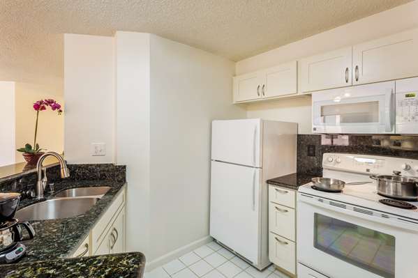  - Aston at the Executive Centre Hotel Honolulu