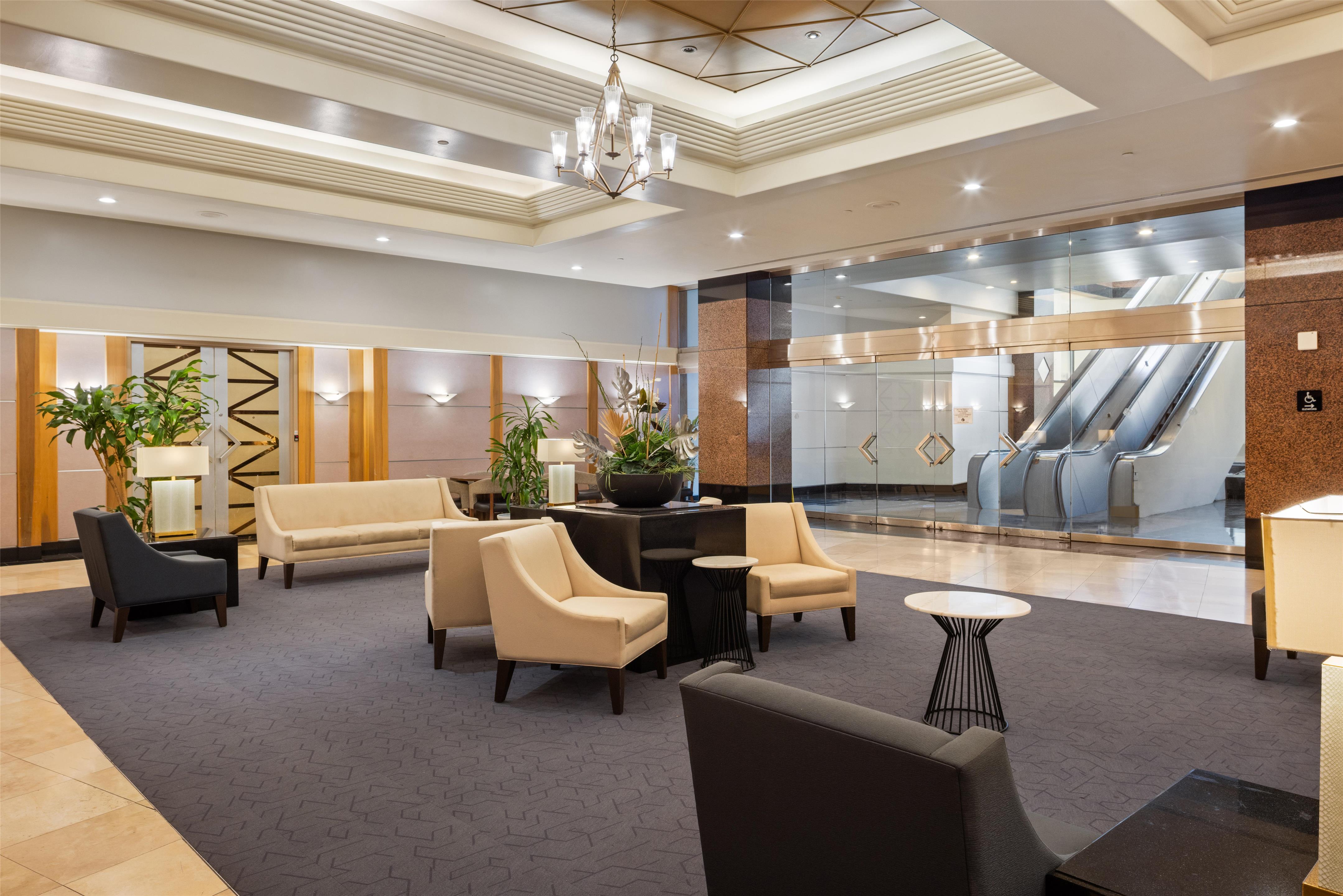 Aston at the Executive Centre Hotel - Lobby Seating Area
