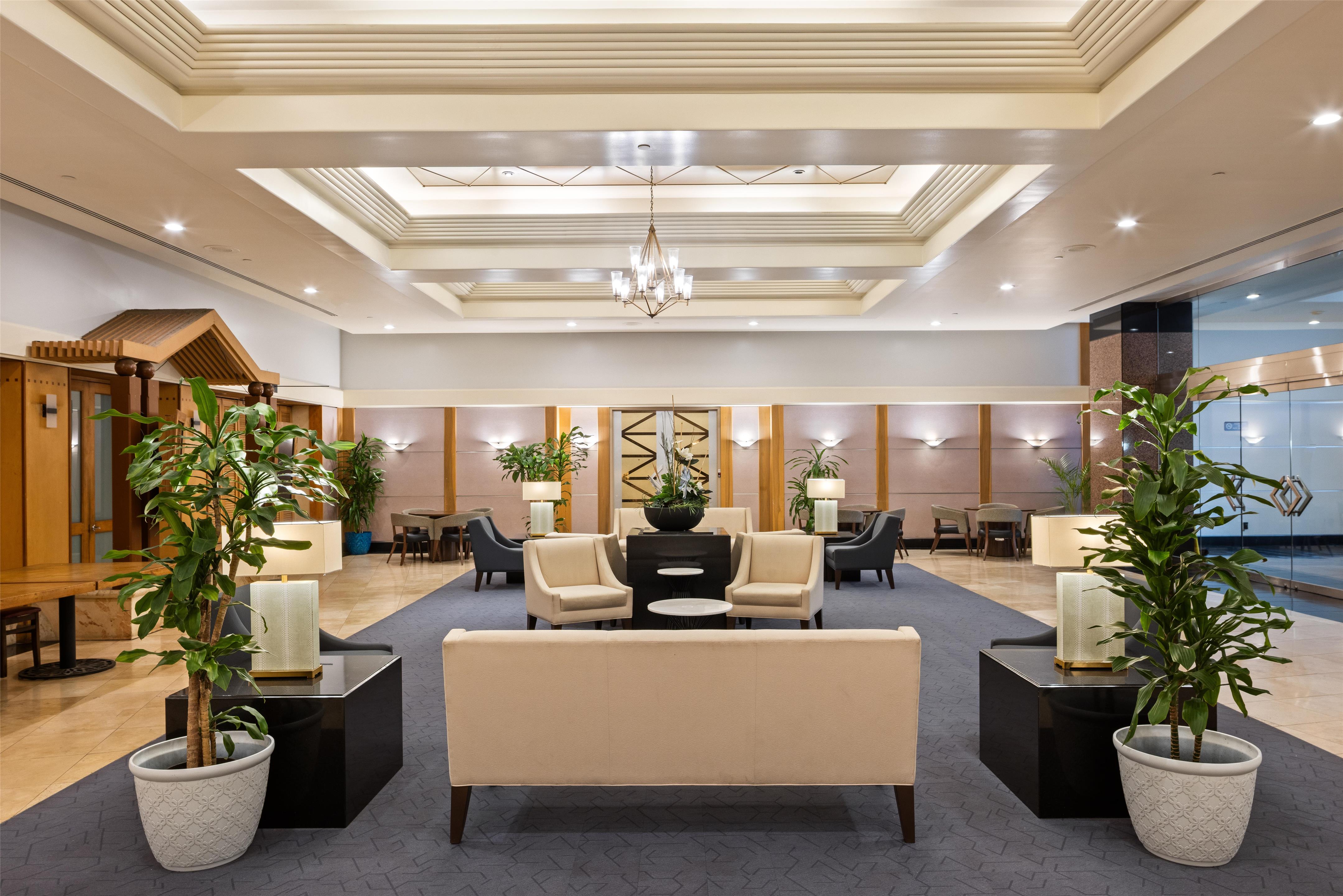 Aston at the Executive Centre Hotel - Lobby Seating Area