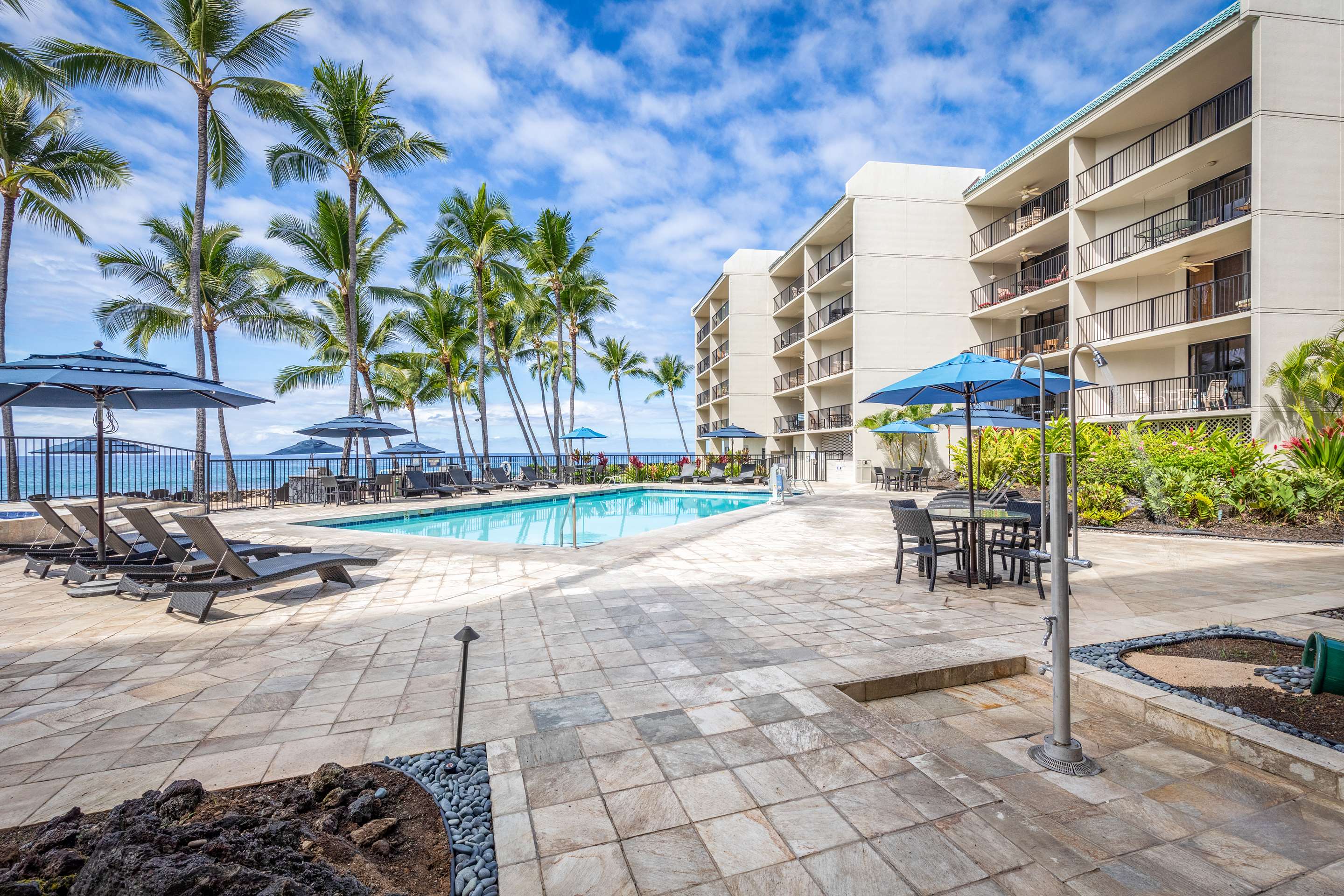 Aston Kona By The Sea - Pool Deck | Aston Kona by the Sea