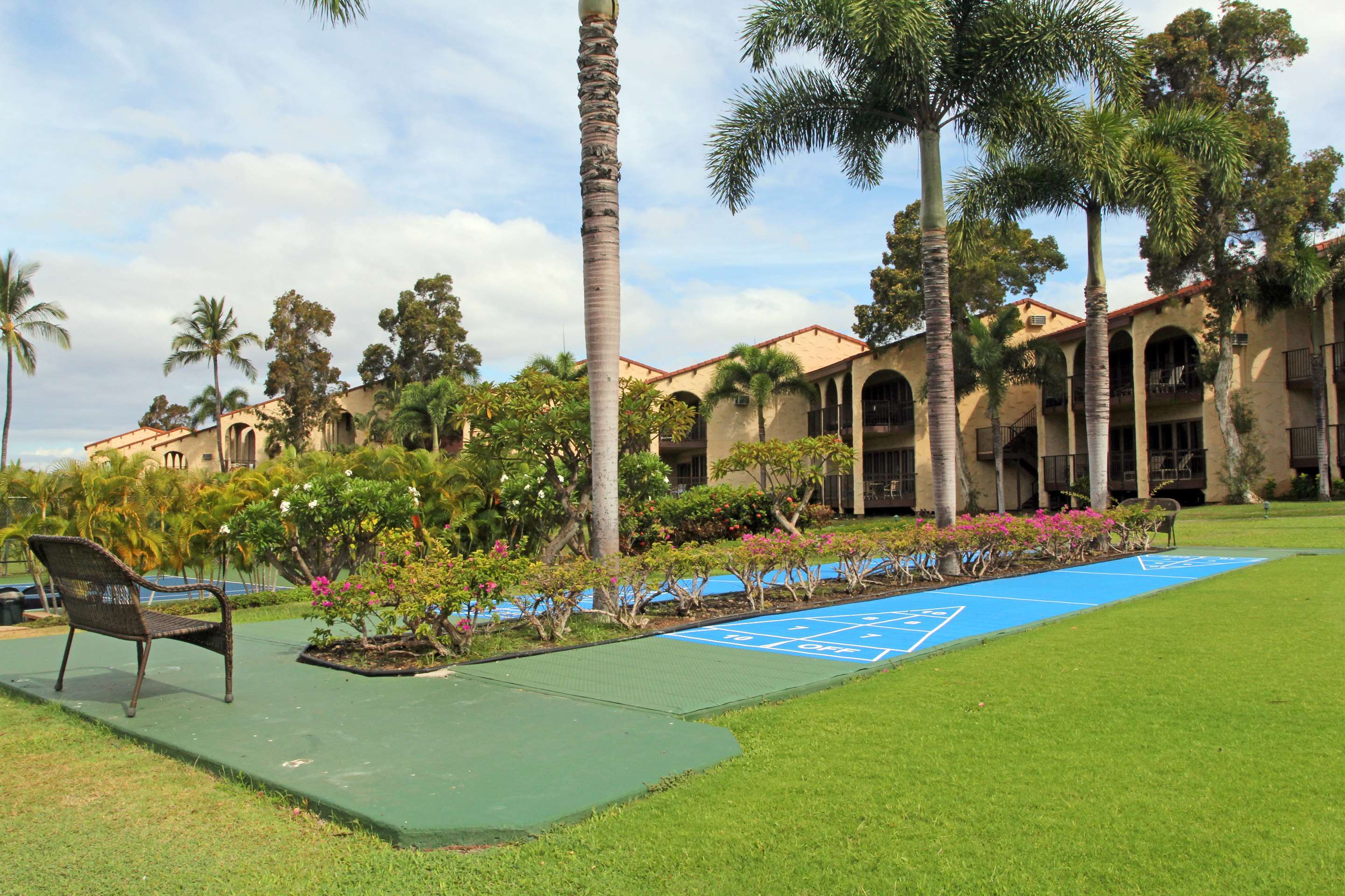 Aston Maui Hill - Court | Aston Maui Hill