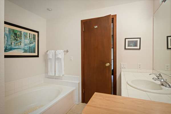 Suite - Aston Hotel at Poipu