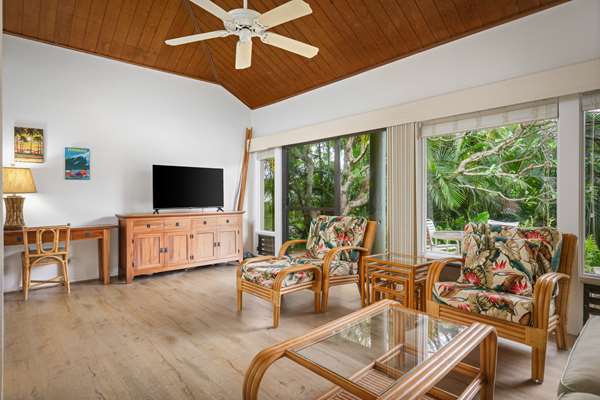 Suite - Aston Hotel at Poipu