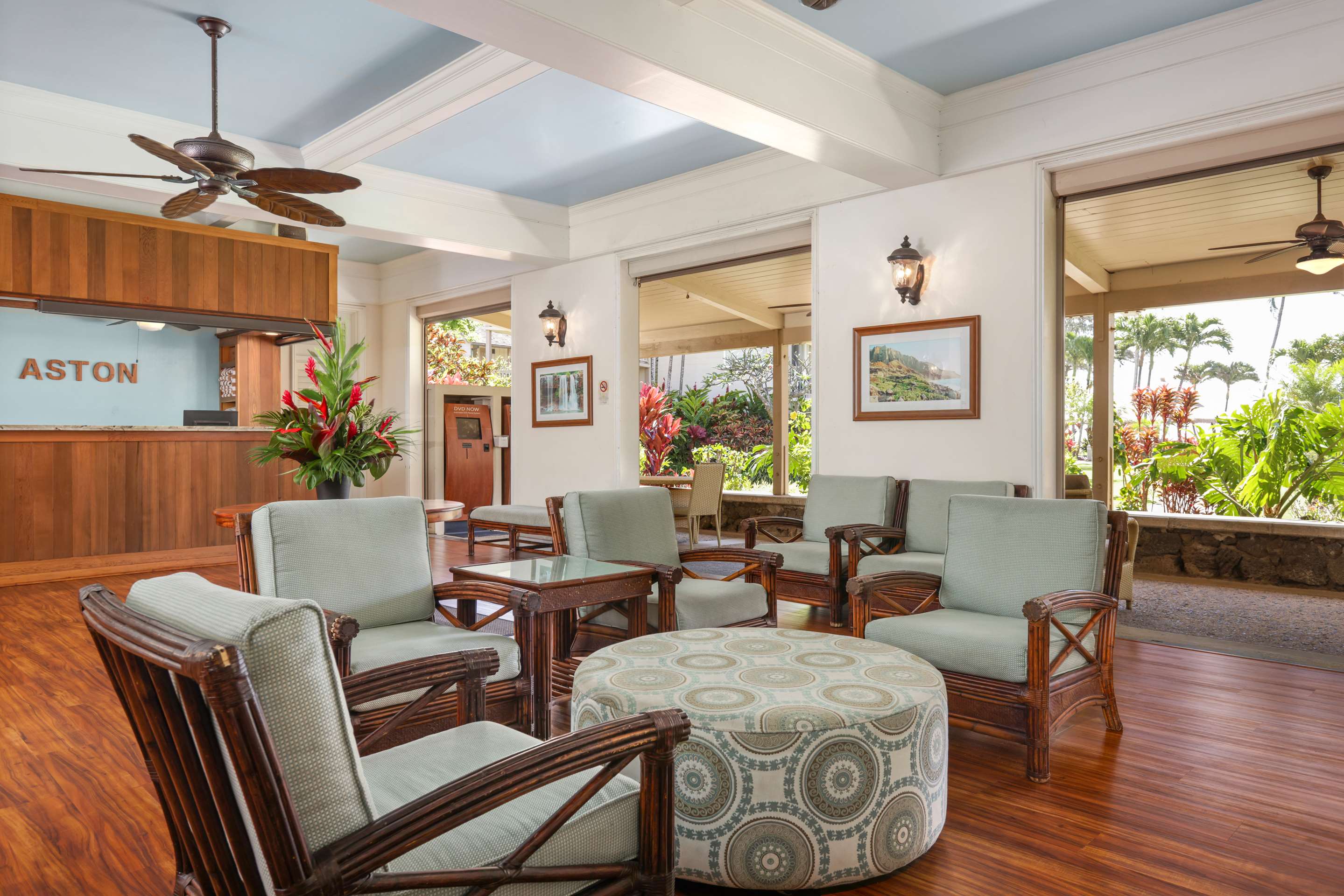 Aston Islander on the Beach - Lobby