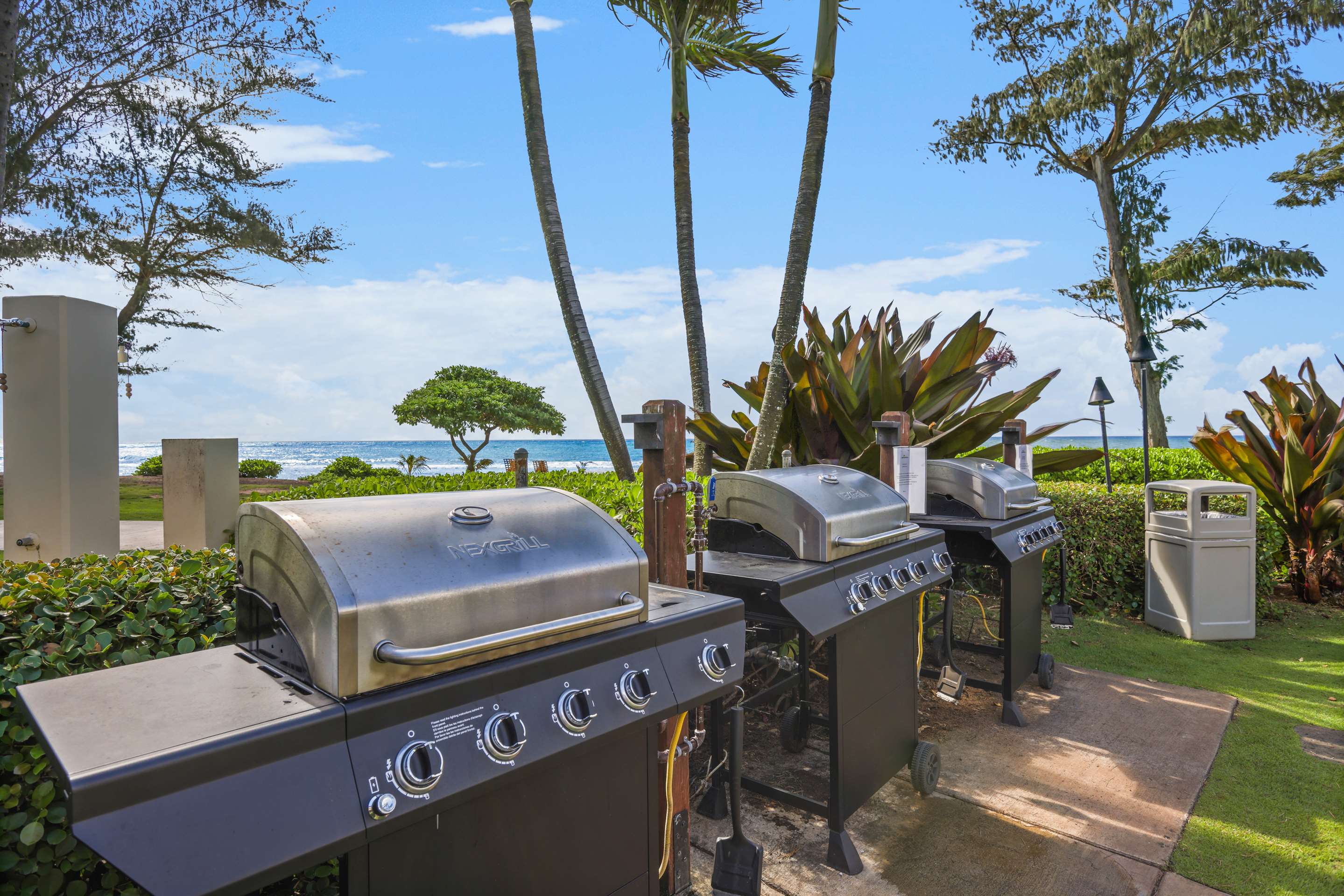 Aston Islander on the Beach - Pool BBQ | Aston Islander on the Beach
