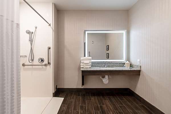  - Comfort Suites Grove City - I-71, Exit 100