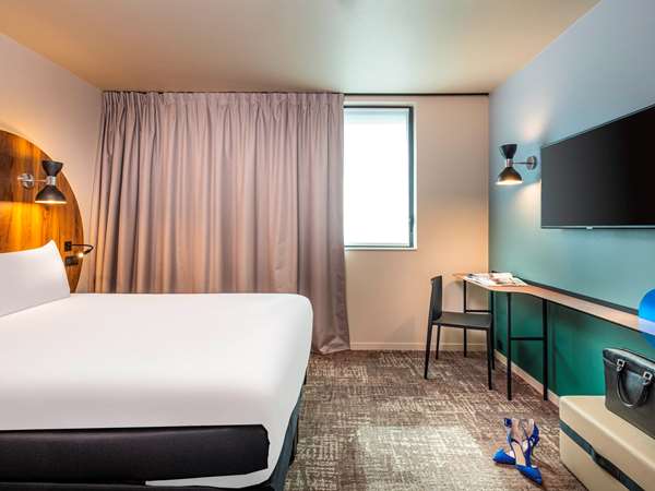 Guest Room,On-Site