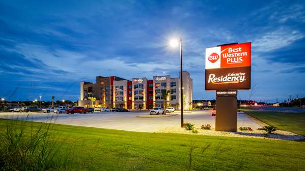 Exterior view - Best Western Plus Executive Residency Rigby's Water World Hotel Warner Robins
