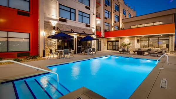 Pool - Best Western Plus Executive Residency Rigby's Water World Hotel Warner Robins