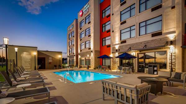 Pool - Best Western Plus Executive Residency Rigby's Water World Hotel Warner Robins