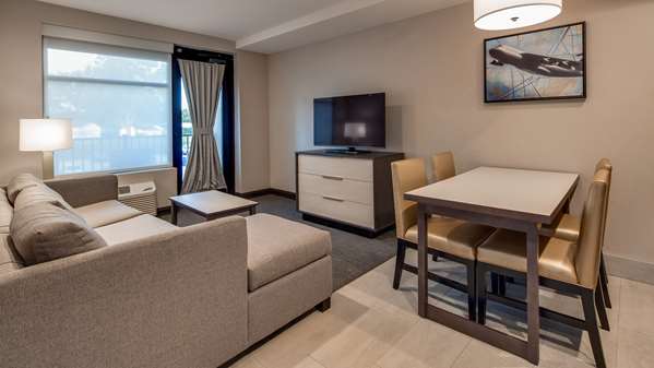 Suite - Best Western Plus Executive Residency Rigby's Water World Hotel Warner Robins