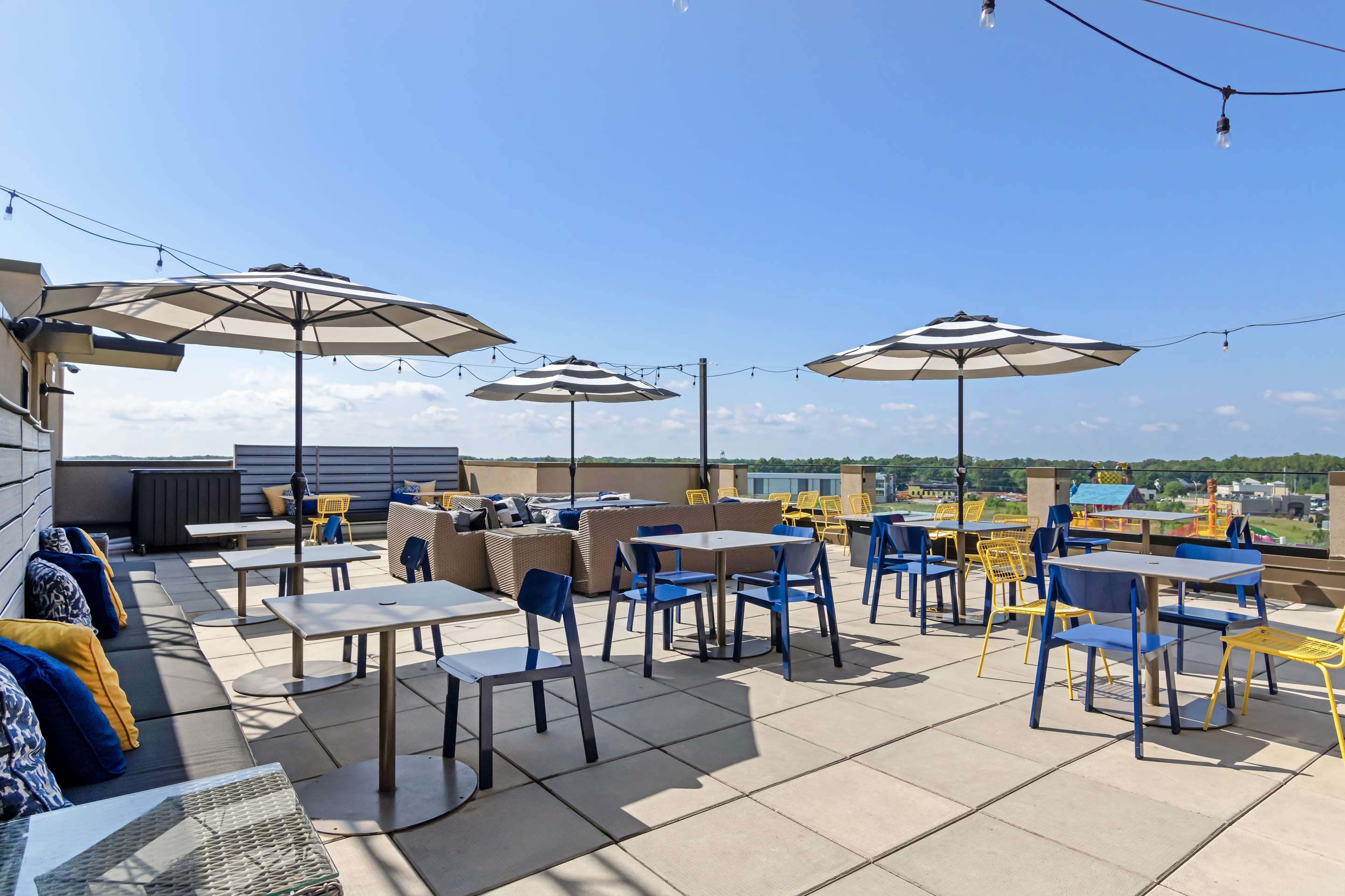 Gracie's Rooftop Bar