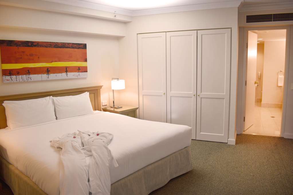 STAMFORD PLAZA SYDNEY AIRPORT-guestroom-Guest Room,Bed,Suite,On-Site.jpg