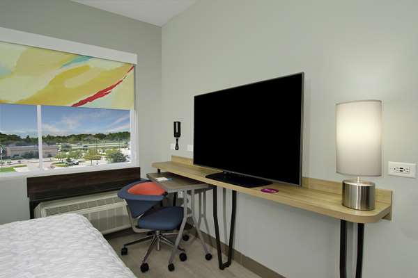  - Tru by Hilton Hotel Bryan