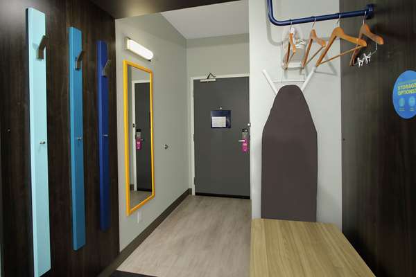  - Tru by Hilton Hotel Bryan