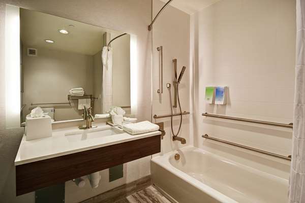  - Home2 Suites by Hilton Airport San Francisco