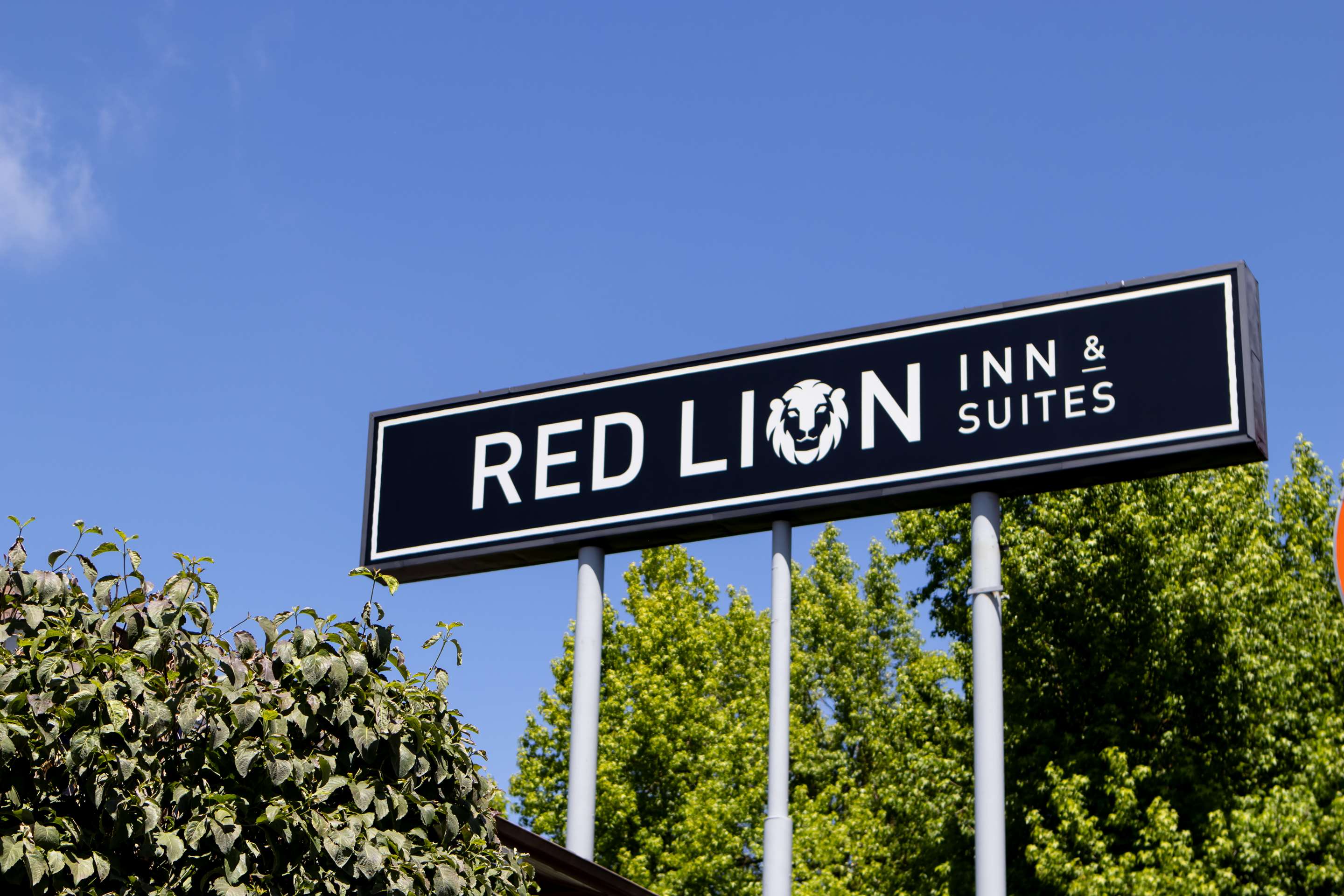 RLIS Vancouver Signage