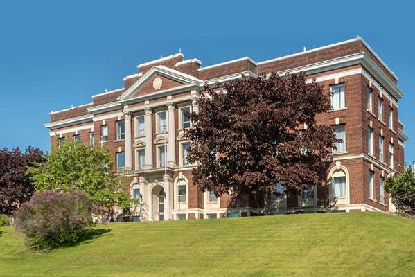 Exterior view - Courthouse Hotel Thunder Bay