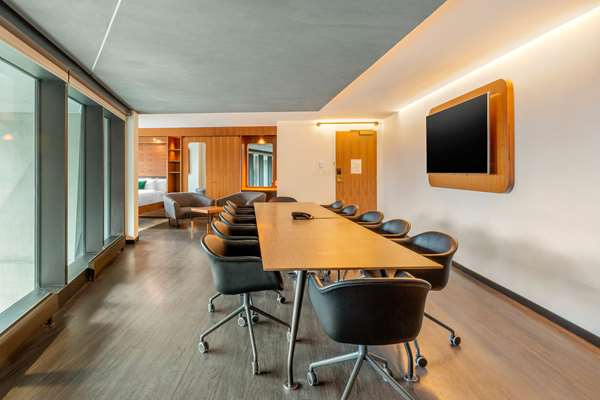 Suite - Cambria Hotel Downtown-South Boston