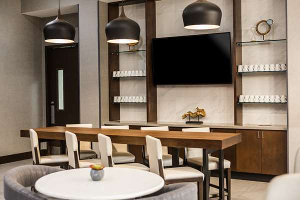 Bar - Hyatt Place Hotel Downtown Greenville