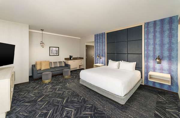 Suite - Hyatt Place Hotel Downtown Greenville