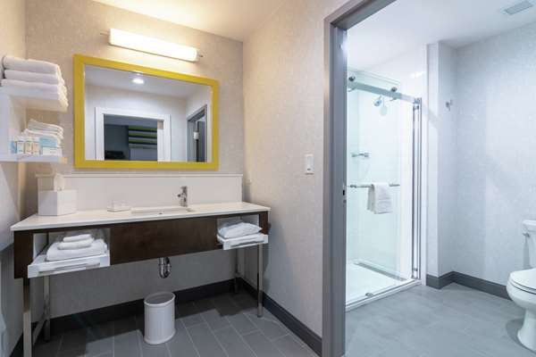  - Hampton Inn & Suites East Dallas - I-30, Exit 52