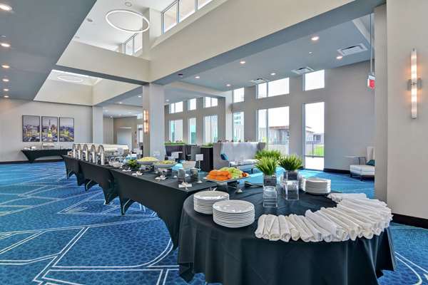 Restaurant - Embassy Suites Plainfield - I-70, Exit 66