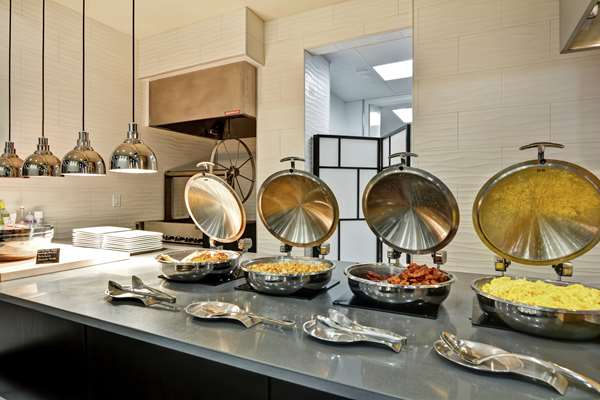 Restaurant - Embassy Suites Plainfield - I-70, Exit 66