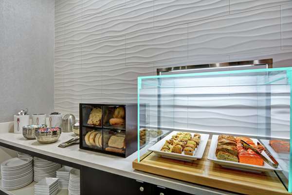 Restaurant - Embassy Suites Plainfield - I-70, Exit 66