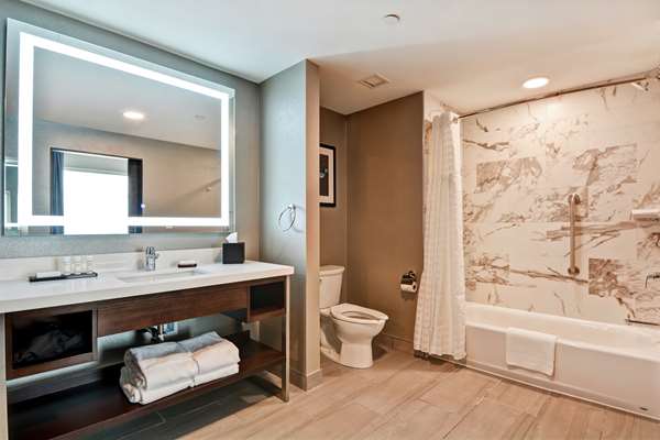  - Embassy Suites Plainfield - I-70, Exit 66