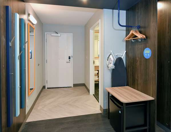  - Tru by Hilton Hotel Lawrence