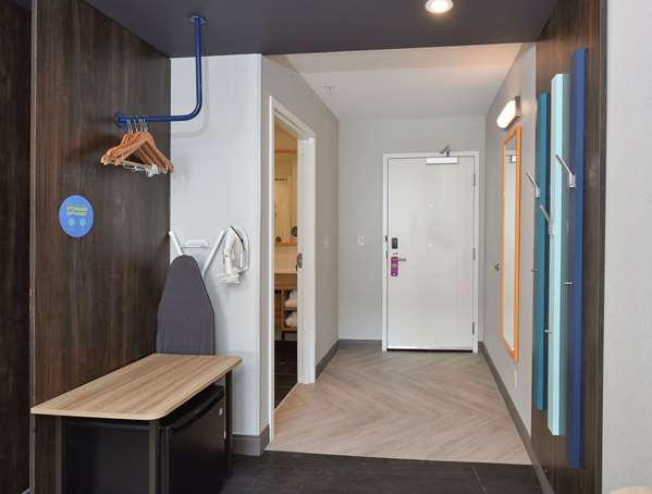  - Tru by Hilton Hotel Lawrence