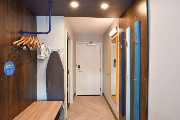  - Tru by Hilton Hotel Lawrence