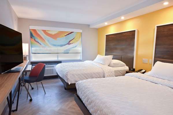  - Tru by Hilton Hotel Lawrence