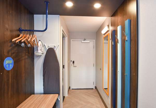  - Tru by Hilton Hotel Lawrence