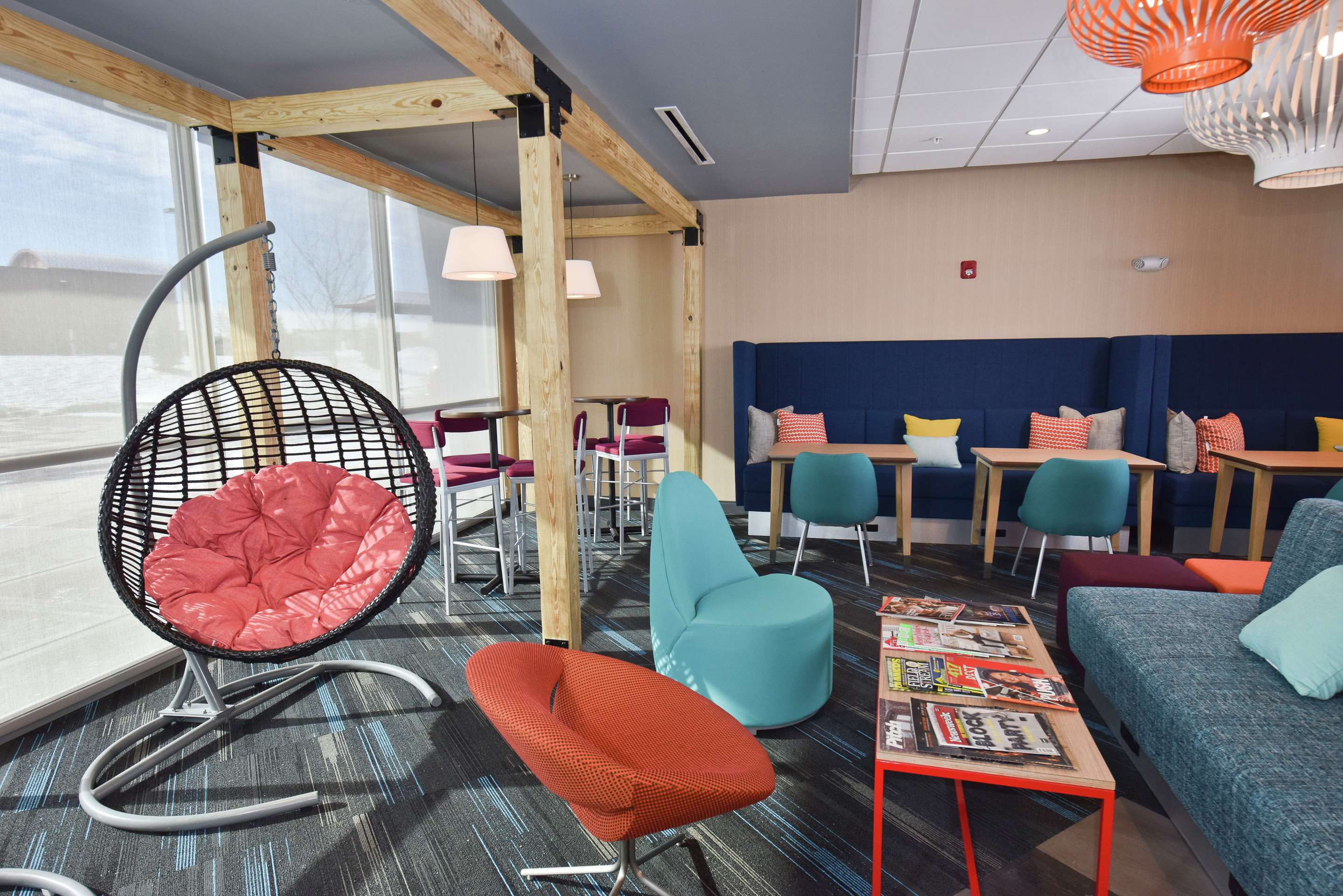 Lobby | Tru by Hilton Lawrence