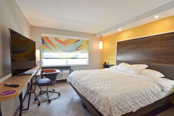  - Tru by Hilton Hotel Lawrence